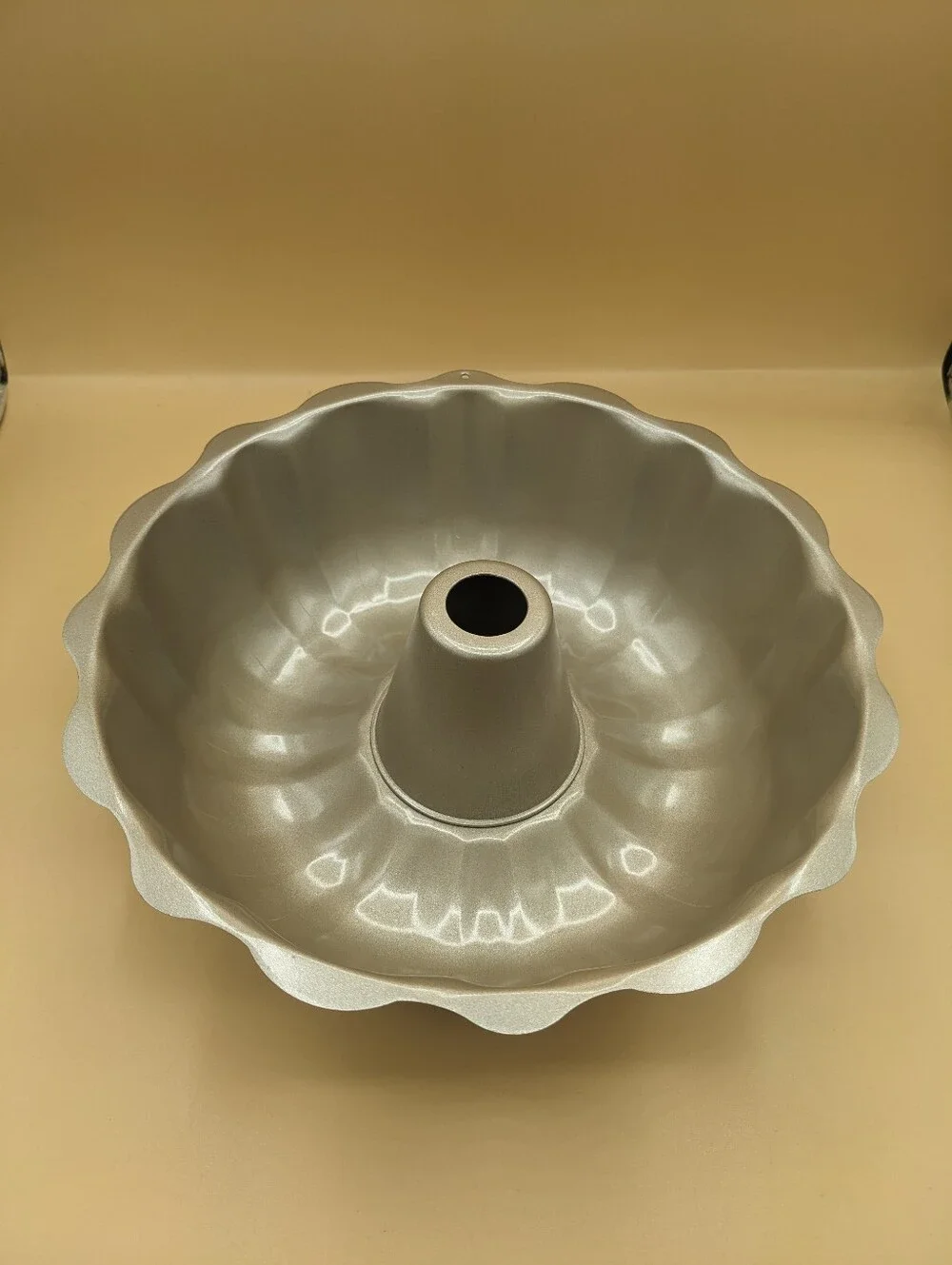 Vintage Fluted Tube Cake  Medium Brown Metal Mold Ring Cake Pan 9.5